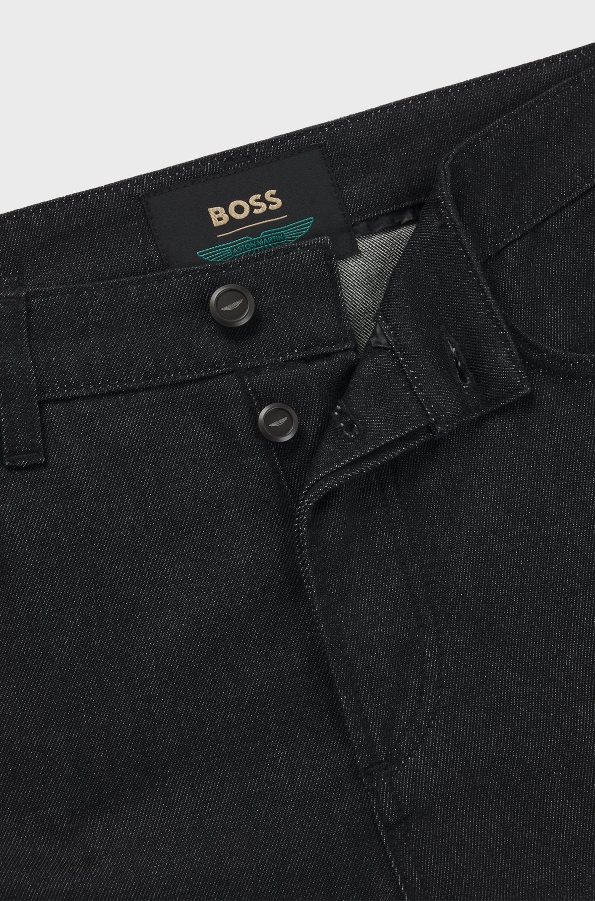 BOSS x ASTON MARTIN Regular-Fit Jeans aus thermoregulierendem Denim