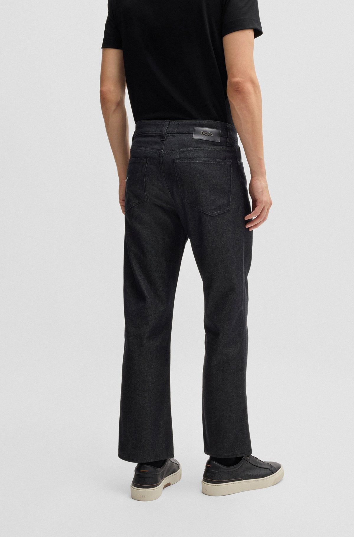 BOSS x ASTON MARTIN Regular-Fit Jeans aus thermoregulierendem Denim